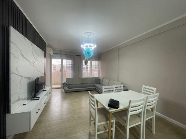 Tirane, jepet me qera apartament 2+1+BLK Kati 3, 120 m² 700 Euro (Rruga e Kavajes, Perballe Deliorgjit)