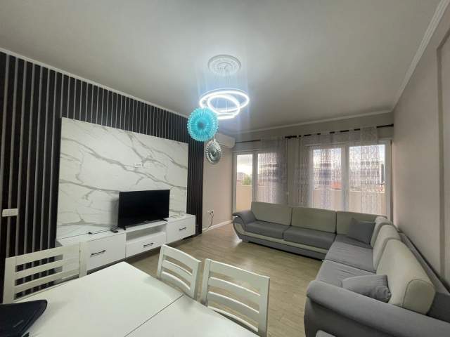 Tirane, jepet me qera apartament 2+1+BLK Kati 3, 120 m² 700 Euro (Rruga e Kavajes, Perballe Deliorgjit)