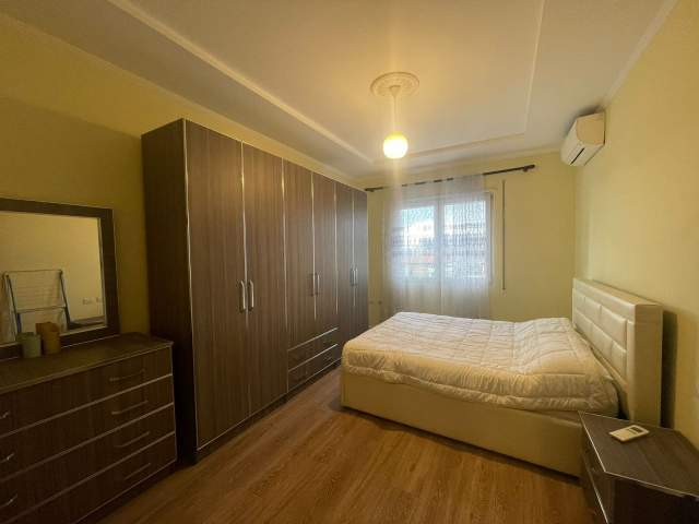 Tirane, jepet me qera apartament 2+1+BLK Kati 3, 120 m² 700 Euro (Rruga e Kavajes, Perballe Deliorgjit)