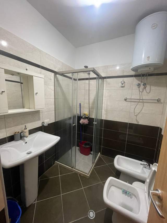 Tirane, jepet me qera apartament 2+1+BLK Kati 3, 120 m² 700 Euro (Rruga e Kavajes, Perballe Deliorgjit)