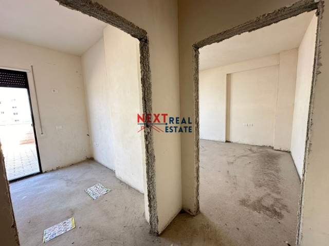 Vlore, shitet Penthouse 2+1+A+BLK Kati 10, 135.000 Euro (Afer Shtepise se Oficerave, Vlore)