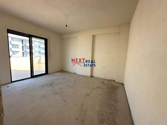 Vlore, shitet Penthouse 2+1+A+BLK Kati 10, 135.000 Euro (Afer Shtepise se Oficerave, Vlore)