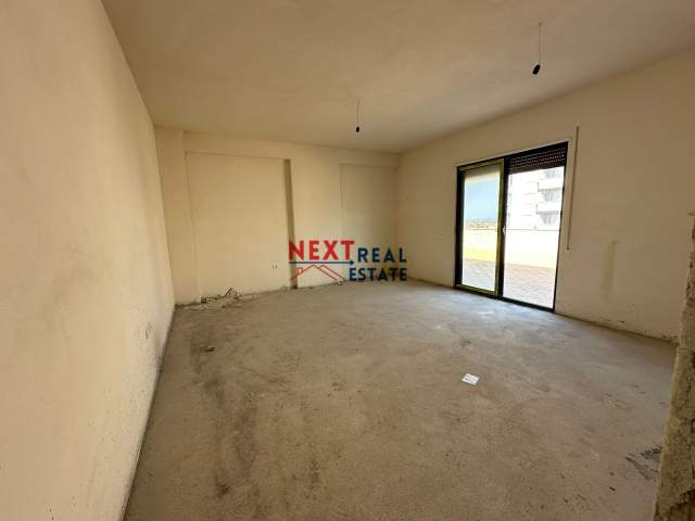 Vlore, shitet Penthouse 2+1+A+BLK Kati 10, 135.000 Euro (Afer Shtepise se Oficerave, Vlore)