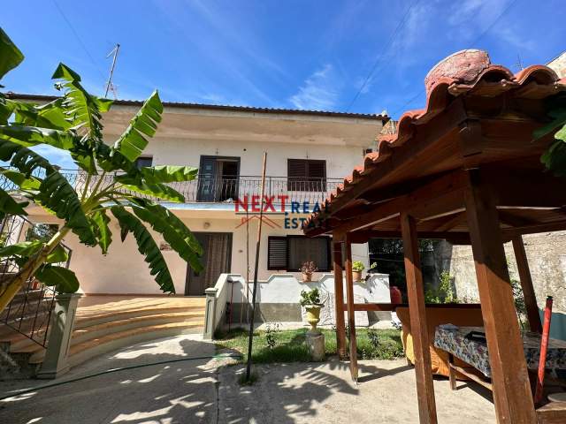 Vlore, shitet shtepi 2+1+A+BLK Kati 0, 230 m² 230.000 Euro (Ngjitur me Drejtorine e Policise, Vlore)
