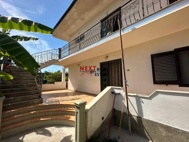 Vlore, shitet shtepi 2+1+A+BLK Kati 0, 230 m² 230.000 Euro (Ngjitur me Drejtorine e Policise, Vlore)