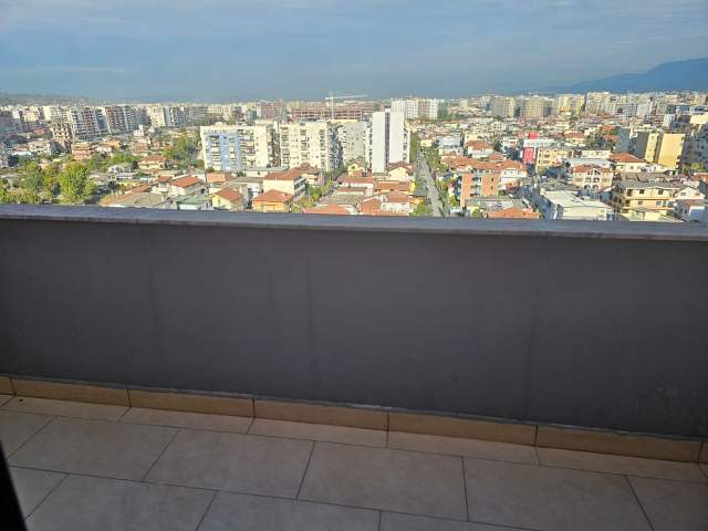 Tirane, shitet apartament 1+1+BLK Kati 12, 70 m² 121.000 Euro (Rruga e kavajes)