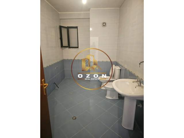Tirane, shitet apartament 1+1 Kati 12, 70 m² 121.000 Euro (Rruga e Kavajes)
