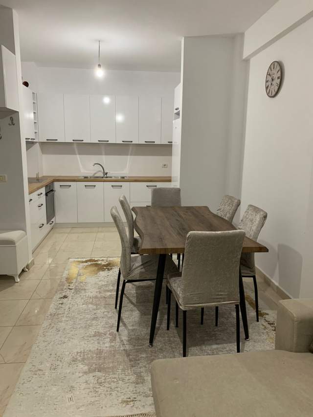Tirane, jepet me qera apartament Kati 7, 95 m² 450 Euro (astir)