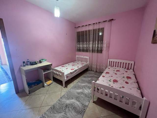 Tirane, jepet me qera apartament 2+1+BLK Kati 1, 130 m² 400 Euro (Sauk, prane Akademise se Policise)