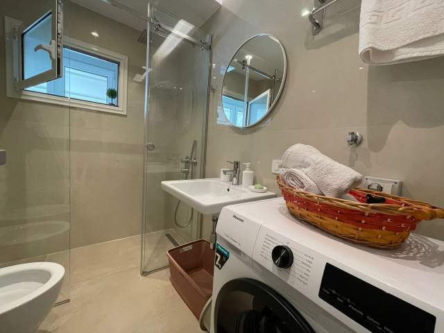 Tirane, jepet me qera apartament 1+1+BLK Kati 3, 60 m² 700 Euro (Bulevardi Bajram Curri)