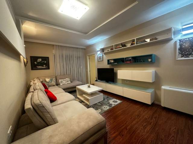 Tirane, jepet me qera apartament 2+1+BLK Kati 1, 115 m² 700 Euro (Shkoll e Kuqe)