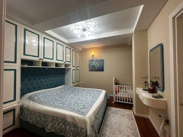 Tirane, jepet me qera apartament 2+1+BLK Kati 1, 115 m² 700 Euro (Shkoll e Kuqe)