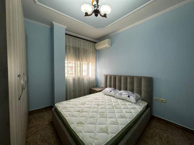 Tirane, jepet me qera apartament 2+1+BLK Kati 8, 100 m² 550 Euro (Rruga Robert Shvarc)