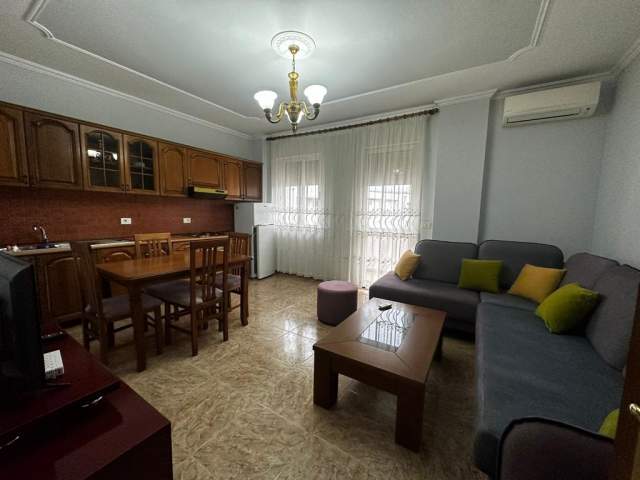 Tirane, jepet me qera apartament 2+1+BLK Kati 8, 100 m² 550 Euro (Rruga Robert Shvarc)