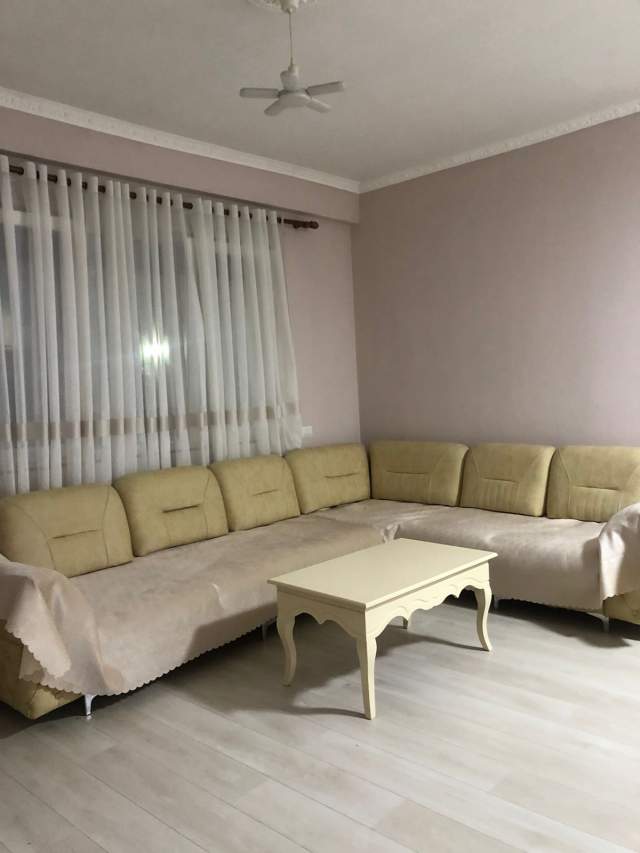 Tirane, jepet me qera apartament 2+1+BLK Kati 1, 95 m² 500 Euro (Porcelan)