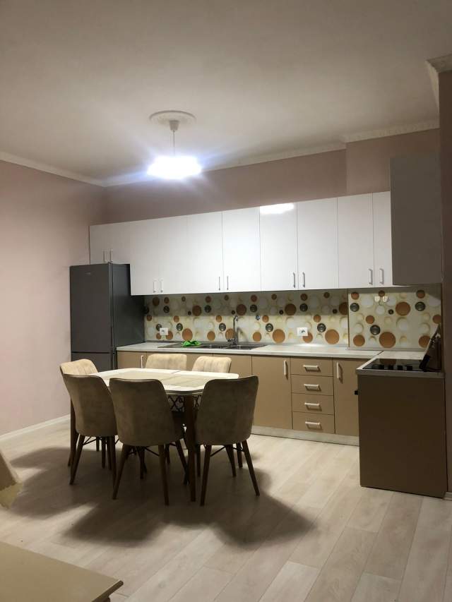 Tirane, jepet me qera apartament 2+1+BLK Kati 1, 95 m² 500 Euro (Porcelan)