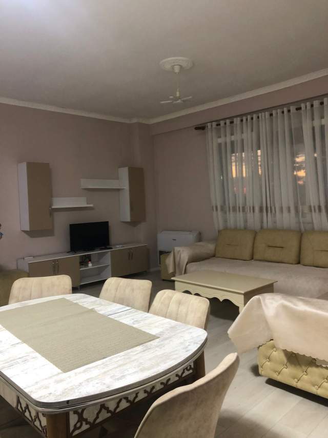 Tirane, jepet me qera apartament 2+1+BLK Kati 1, 95 m² 500 Euro (Porcelan)