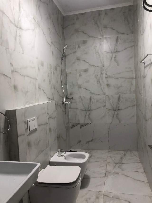 Tirane, jepet me qera apartament 2+1+BLK Kati 1, 95 m² 500 Euro (Porcelan)