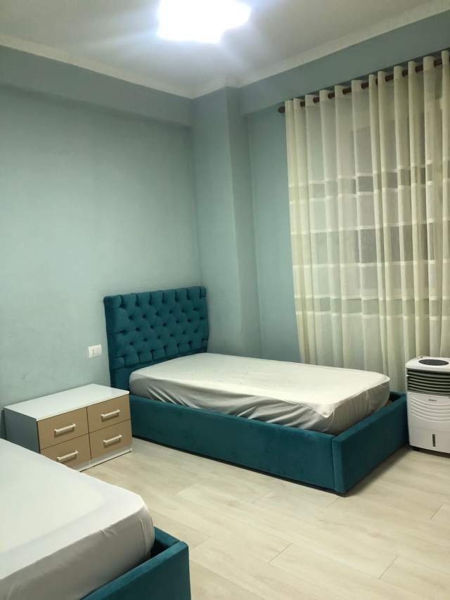 Tirane, jepet me qera apartament 2+1+BLK Kati 1, 95 m² 500 Euro (Porcelan)