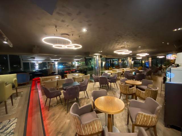 Tirane, jepet me qera bar-resorant Kati 3, 418 m² 5000 Euro