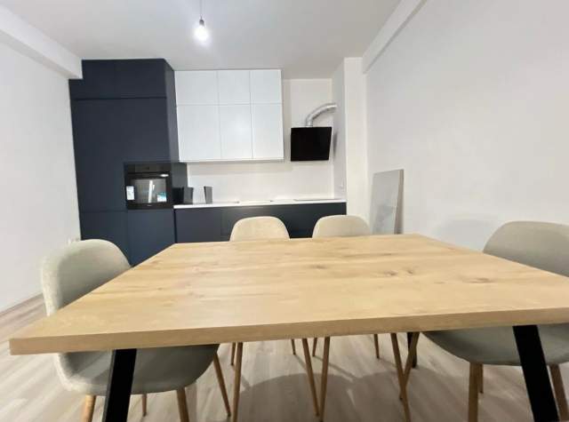 Tirane, jepet me qera apartament 2+1+BLK Kati 1, 100 m² 500 Euro (Rruga Sokrat Miho, Rezidenca Klensi)