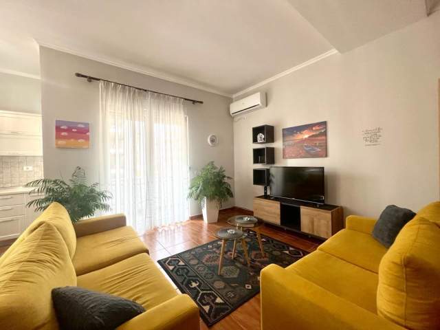 Tirane, ofert apartament 2+1+BLK Kati 5, 110 m² 800 Euro (Rruga Irfan Tomini)