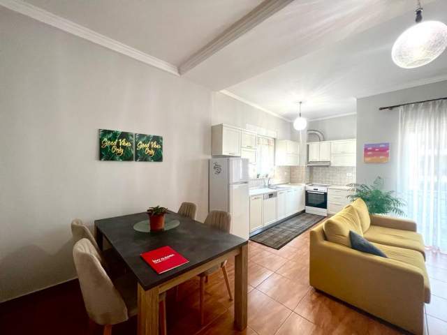 Tirane, ofert apartament 2+1+BLK Kati 5, 110 m² 800 Euro (Rruga Irfan Tomini)