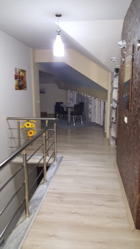 Tirane, jepet me qera apartament 2+1+Ballkon Kati 4, 200 m² 400 € (qyteti studenti)
