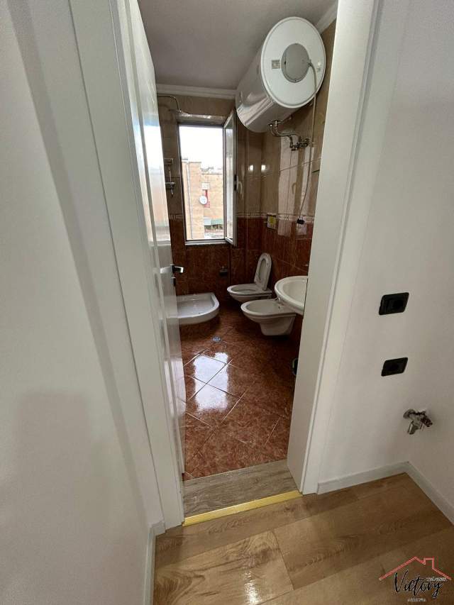 Tirane, shitet apartament 2+1+BLK Kati 3, 75 m² 138.000 Euro (Rruga Muhamet Gjollesha, 21 Dhjetori)