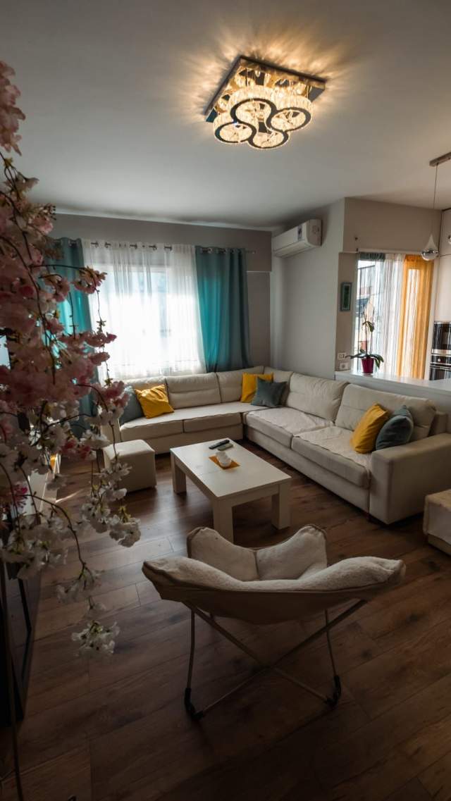 Tirane, jepet me qera apartament Kati 5, 100 m² 1.000 Euro (Rruga Tish Daija)