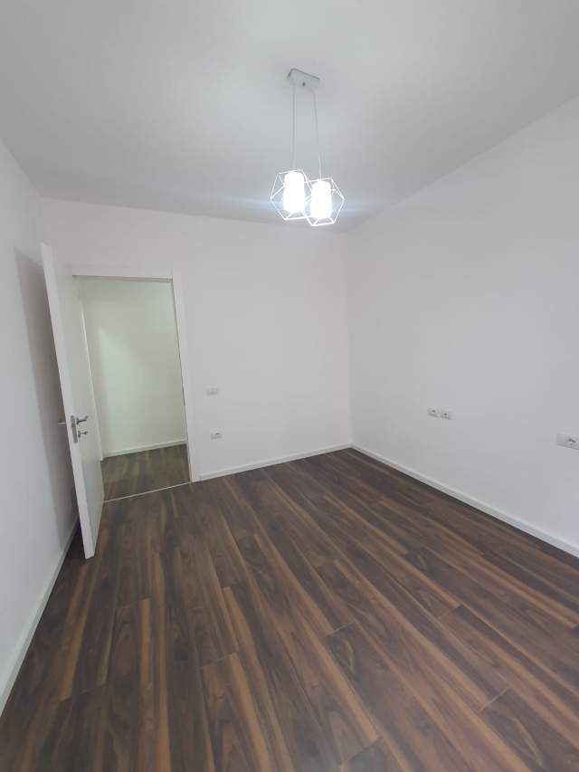 Tirane, jepet me qera apartament 2+1+BLK Kati 2, 105 m² 700 Euro (Ish Fusha Aviacionit)