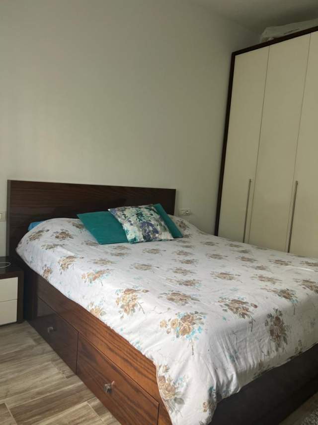 Tirane, jepet me qera apartament 2+1+BLK Kati 4, 90 m² 700 Euro (gjin bue shpata)