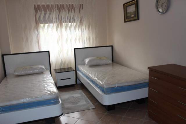 Tirane, jepet me qera apartament 2+1+BLK Kati 2, 130 m² 600 Euro (petro nini luarasi)