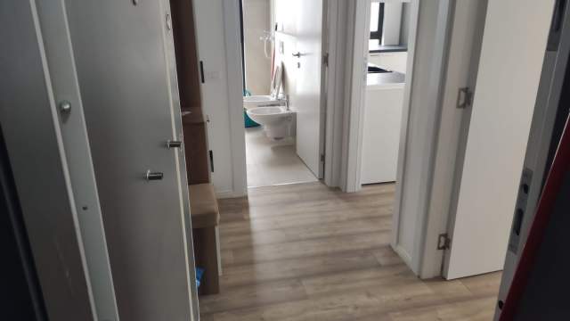 Tirane, jepet me qera apartament 1+1+BLK Kati 10, 71 m² 500 Euro (Farmacia 10, Kompleksi Arlis)
