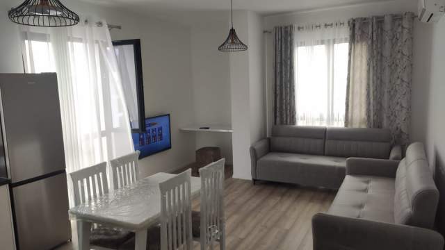 Tirane, jepet me qera apartament 1+1+BLK Kati 10, 71 m² 500 Euro (Farmacia 10, Kompleksi Arlis)