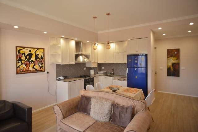 Tirane, jepet me qera apartament 2+1+BLK Kati 9, 90 m² 850 Euro (rruga Islam Alla)