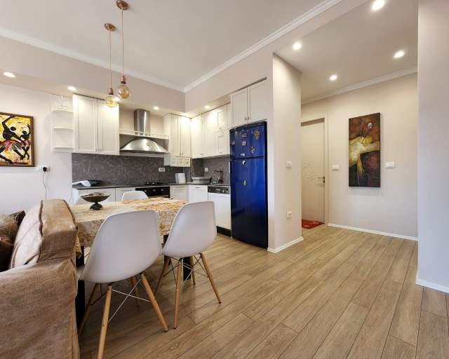 Tirane, jepet me qera apartament 2+1+BLK Kati 9, 90 m² 850 Euro (rruga Islam Alla)
