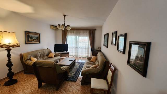 Tirane, jepet me qera apartament 2+1+BLK Kati 4, 115 m² 500 Euro (Pallati me shigjeta, prane Delijorgjit)