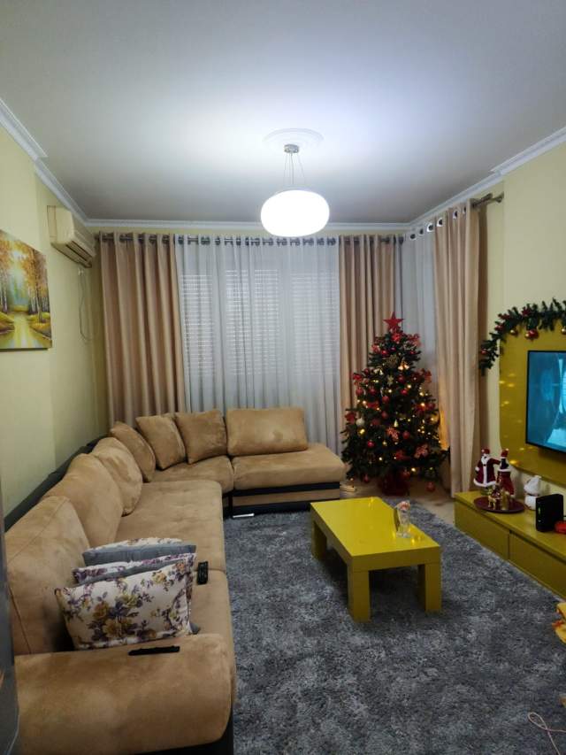 Tirane, jepet me qera apartament 2+1+BLK Kati 4, 102 m² 450 Euro (Vila L)