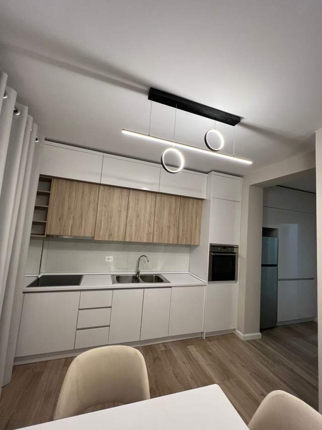 Tirane, jepet me qera apartament 2+1+BLK Kati 4, 100 m² 550 Euro (Rruga Sokrat Miho, Rezidenca Klensi)