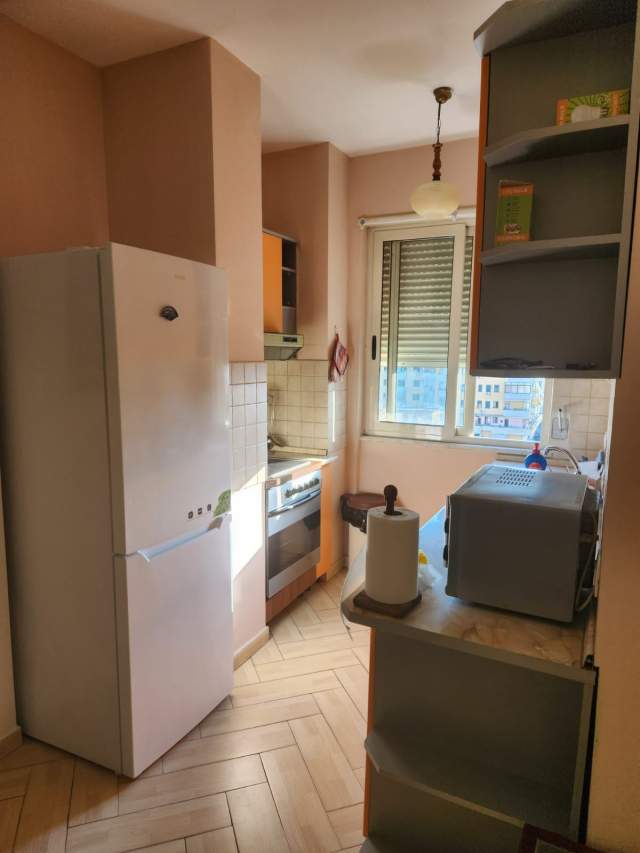 Tirane, jepet me qera apartament 2+1 Kati 6, 90 m² 450 Euro