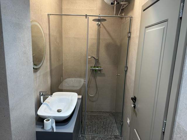 Tirane, jepet me qera apartament 2+1+A+BLK Kati 5, 100 m² 800 Euro (RRUGA E KAVAJES)