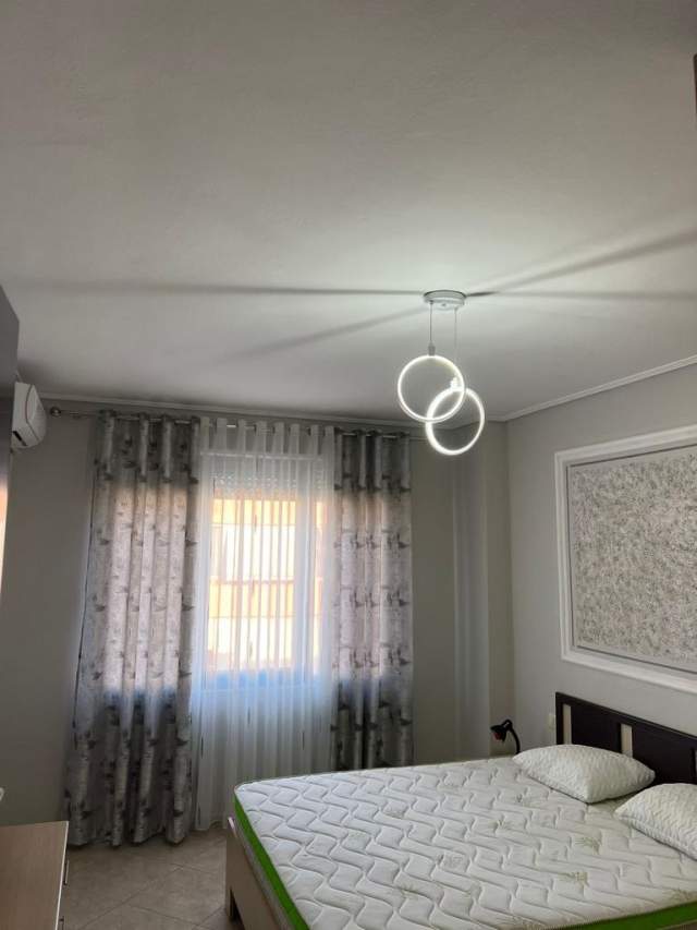 Tirane, jepet me qera apartament 1+1+BLK Kati 7, 70 m² 420 Euro (Rruga Tom Plezha)