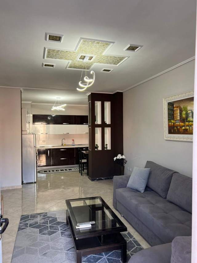 Tirane, jepet me qera apartament 1+1+BLK Kati 7, 70 m² 420 Euro (Rruga Tom Plezha)