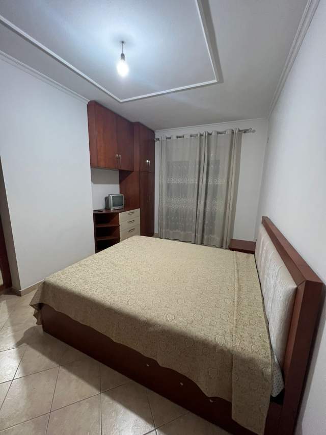 Tirane, jepet me qera apartament 2+1+BLK Kati 6, 105 m² 400 Euro (Rruga Sokrat Miho)