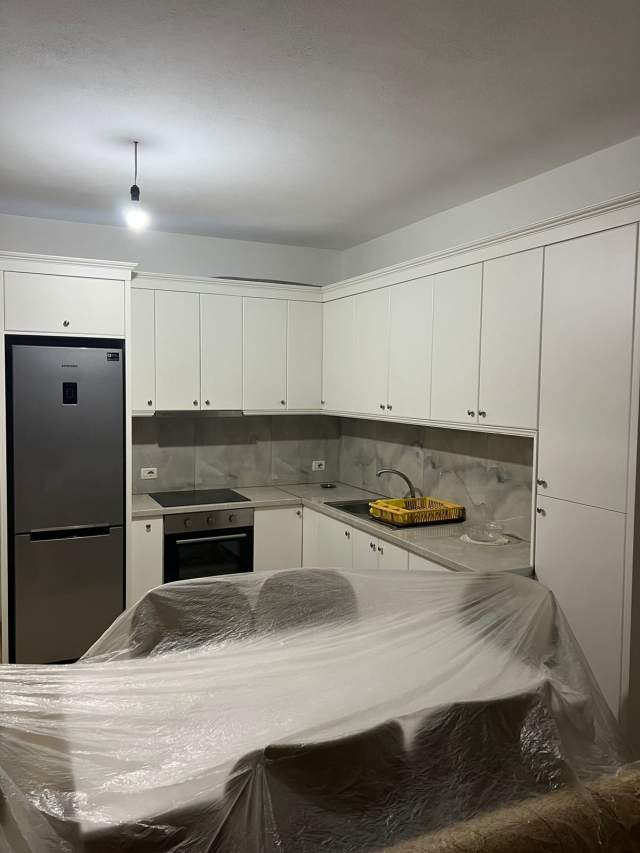 Tirane, jepet me qera apartament 2+1+BLK Kati 6, 105 m² 400 Euro (Rruga Sokrat Miho)