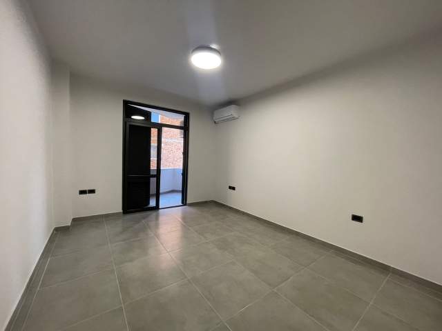 Tirane, jepet me qera zyre Kati 2, 130 m² 700 Euro (Rruga Karl Gega)