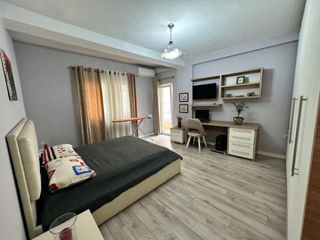 Tirane, shes apartament 2+1 Kati 2, 94 m² 145.000 Euro (ish restorant durresi)