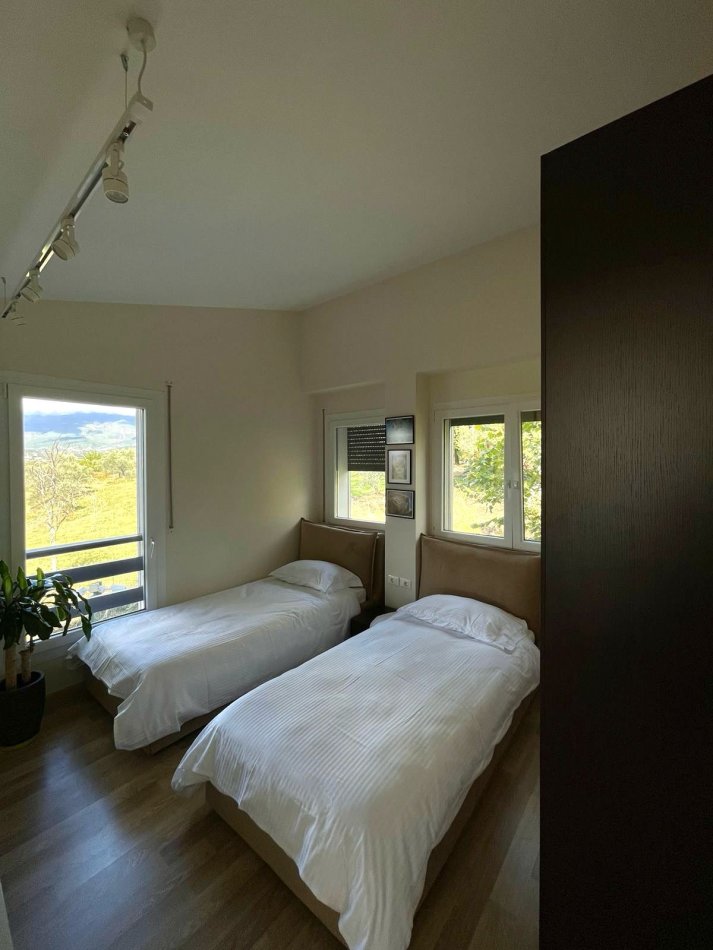 Tirane, shes apartament 2+1+Ballkon Kati 2, 147 m² 420.000 € (Long Hill Residence, TEG, Tirane)