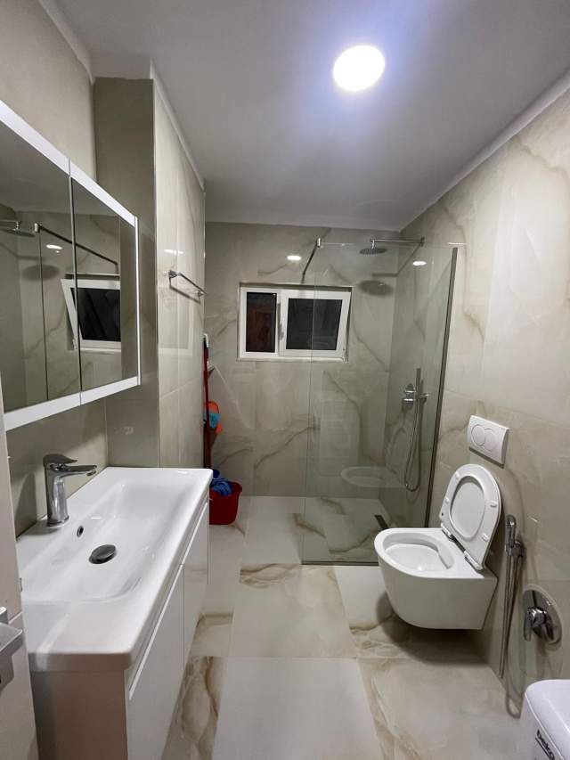 Tirane, jepet me qera apartament 2+1+BLK Kati 6, 90 m² 800 Euro (RRuga Ismail Qemali)